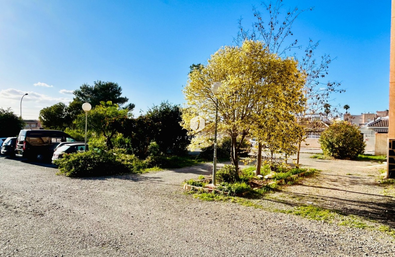 Tweedehands - Appartement / flat -
El Chaparral - Inland