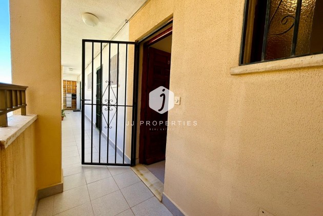 Tweedehands - Appartement / flat -
El Chaparral - Inland