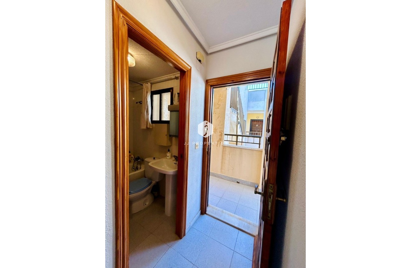 Tweedehands - Appartement / flat -
El Chaparral - Inland