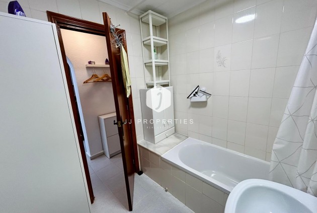 Tweedehands - Appartement / flat -
El Chaparral - Inland