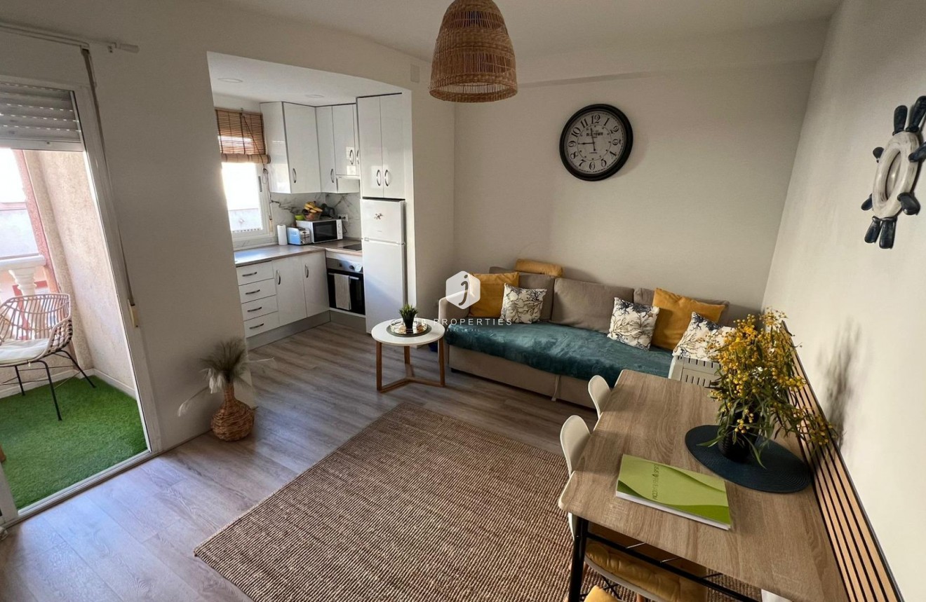 Segunda mano - Apartamento / piso -
Torrevieja - Centro