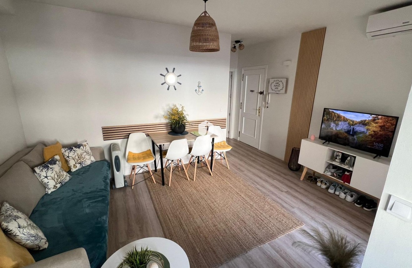 Segunda mano - Apartamento / piso -
Torrevieja - Centro