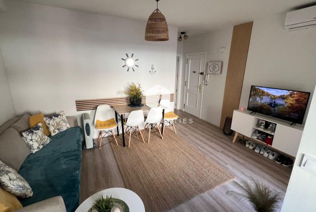 Segunda mano - Apartamento / piso -
Torrevieja - Centro