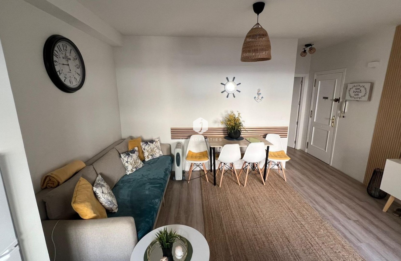 Segunda mano - Apartamento / piso -
Torrevieja - Centro