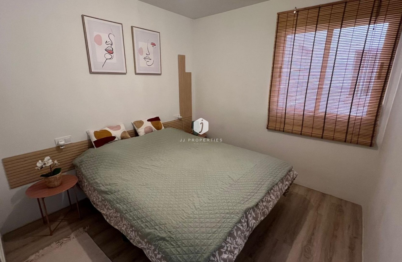 Segunda mano - Apartamento / piso -
Torrevieja - Centro