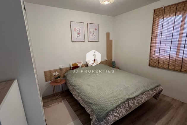 Segunda mano - Apartamento / piso -
Torrevieja - Centro
