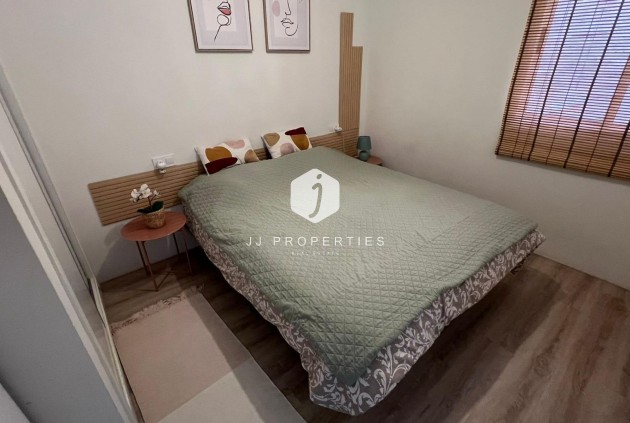 Segunda mano - Apartamento / piso -
Torrevieja - Centro