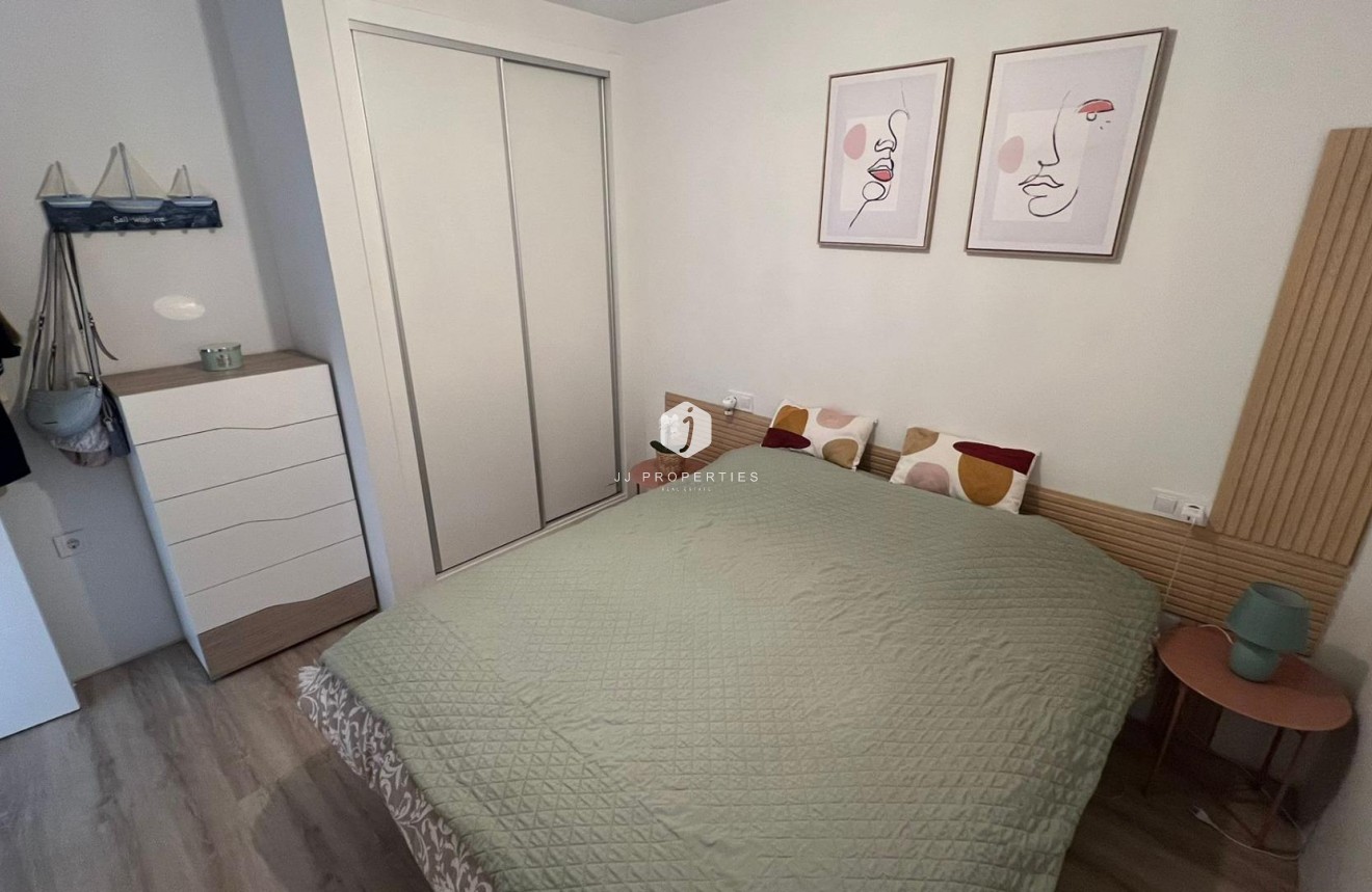Segunda mano - Apartamento / piso -
Torrevieja - Centro