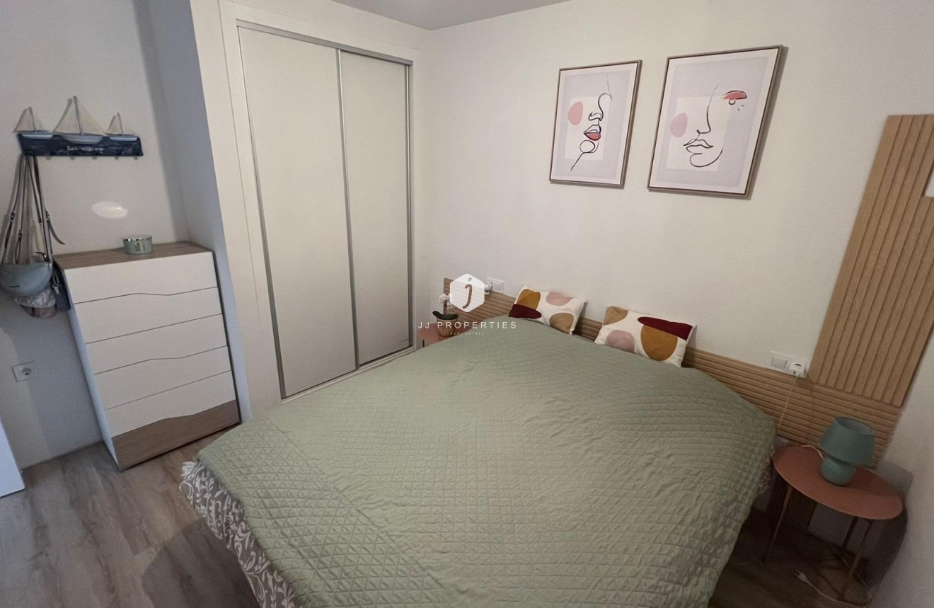 Segunda mano - Apartamento / piso -
Torrevieja - Centro