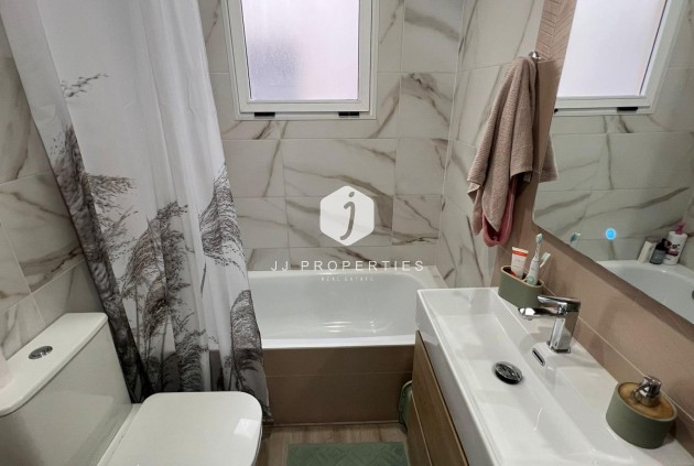 Segunda mano - Apartamento / piso -
Torrevieja - Centro