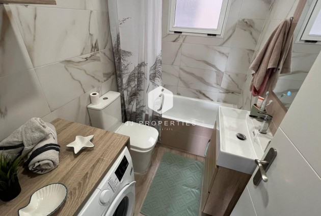 Segunda mano - Apartamento / piso -
Torrevieja - Centro