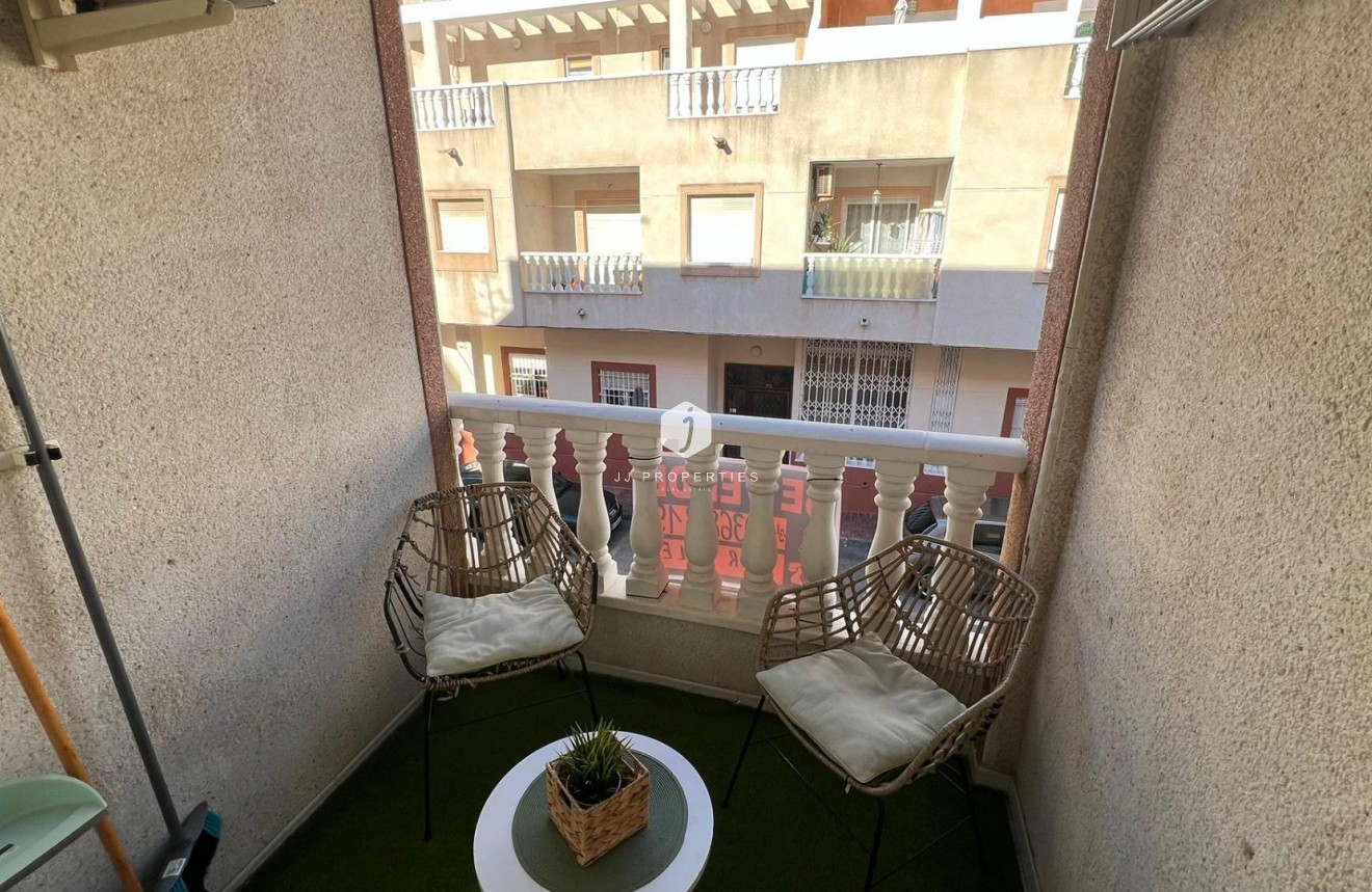 Segunda mano - Apartamento / piso -
Torrevieja - Centro
