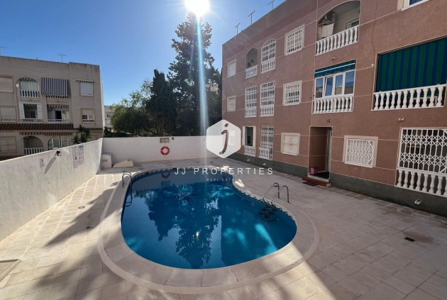 Segunda mano - Apartamento / piso -
Torrevieja - Centro