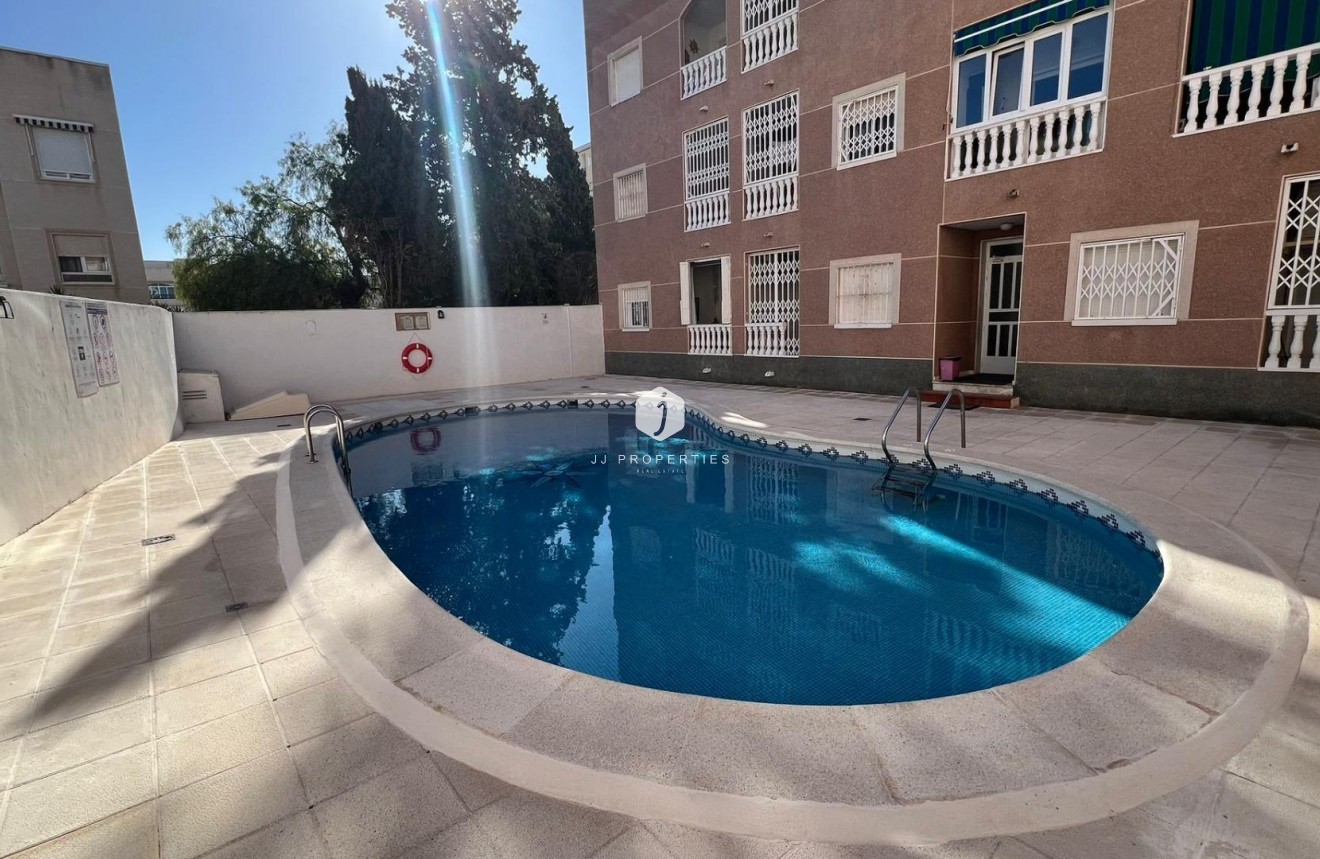 Segunda mano - Apartamento / piso -
Torrevieja - Centro