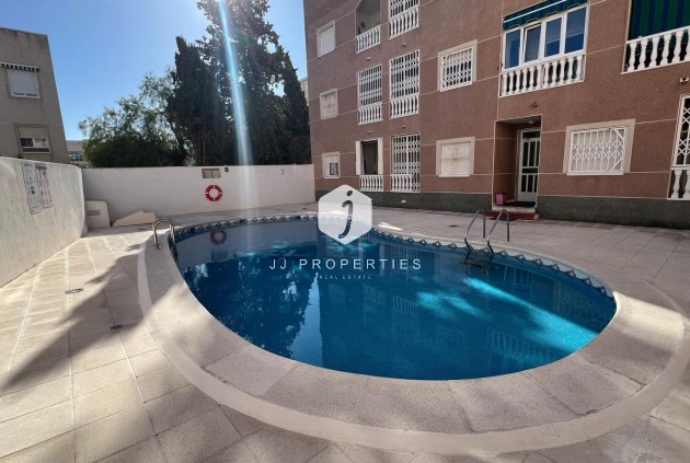 Segunda mano - Apartamento / piso -
Torrevieja - Centro