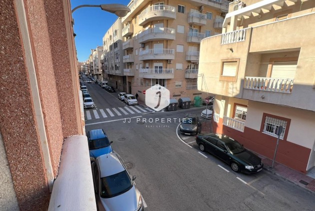 Segunda mano - Apartamento / piso -
Torrevieja - Centro