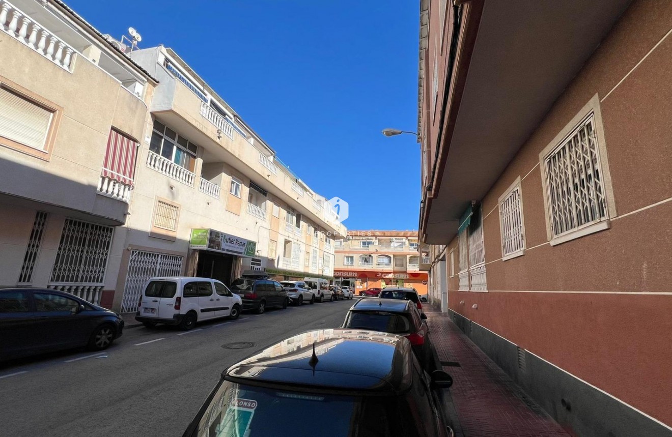 Segunda mano - Apartamento / piso -
Torrevieja - Centro