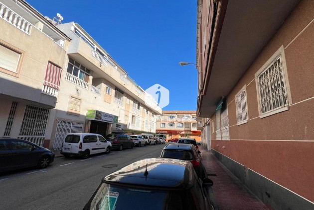 Segunda mano - Apartamento / piso -
Torrevieja - Centro