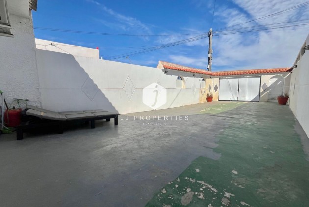 Segunda mano - Bungalow -
Torrevieja - La Siesta - El Salado - Torreta