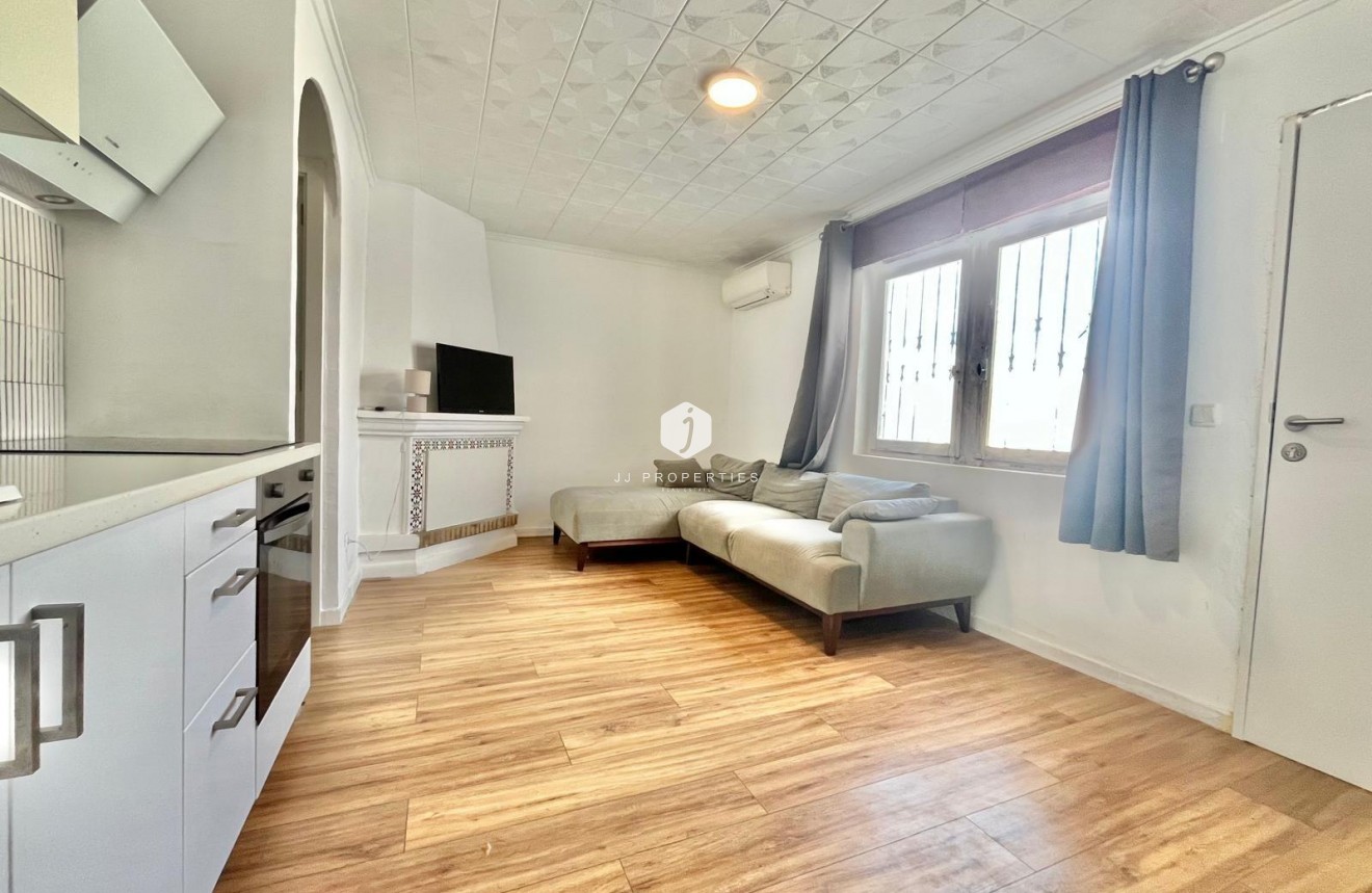 Segunda mano - Bungalow -
Torrevieja - La Siesta - El Salado - Torreta