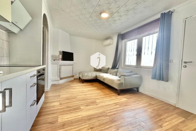 Segunda mano - Bungalow -
Torrevieja - La Siesta - El Salado - Torreta