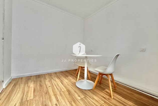 Segunda mano - Bungalow -
Torrevieja - La Siesta - El Salado - Torreta