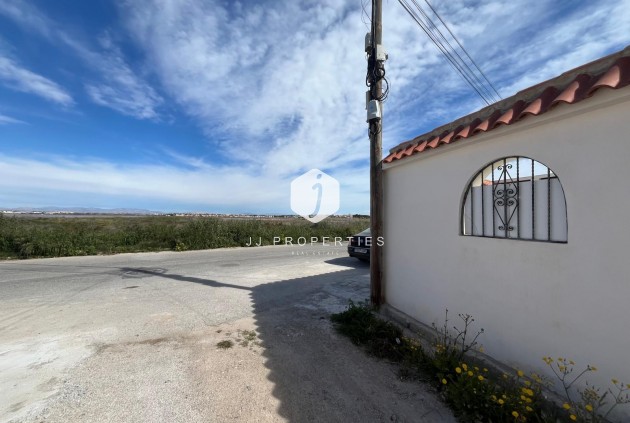 Segunda mano - Bungalow -
Torrevieja - La Siesta - El Salado - Torreta