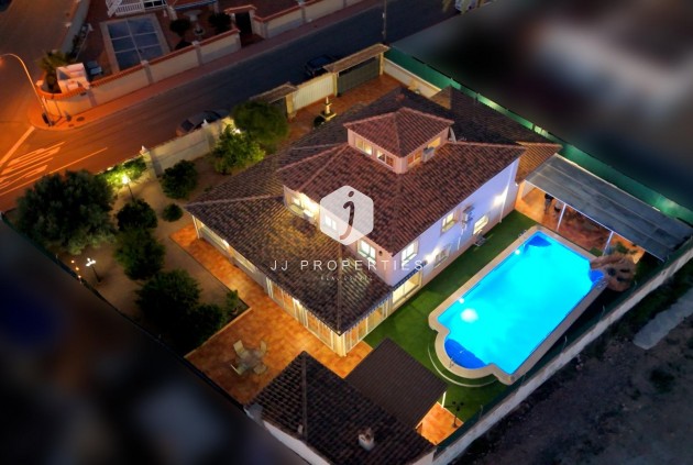 Segunda mano - Villa -
Torrevieja - El chaparral