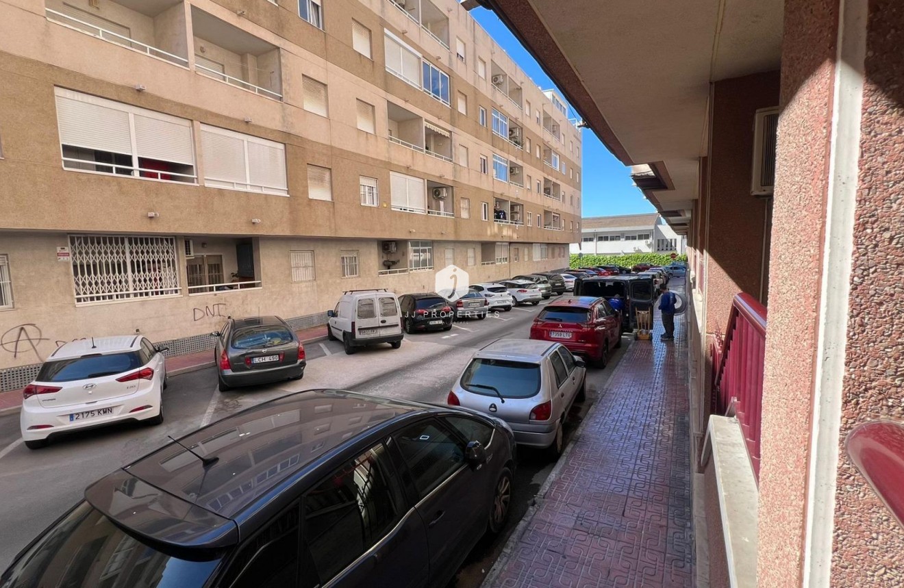 Segunda mano - Apartamento / piso -
Torrevieja - PARQUE DE LAS NACIONES