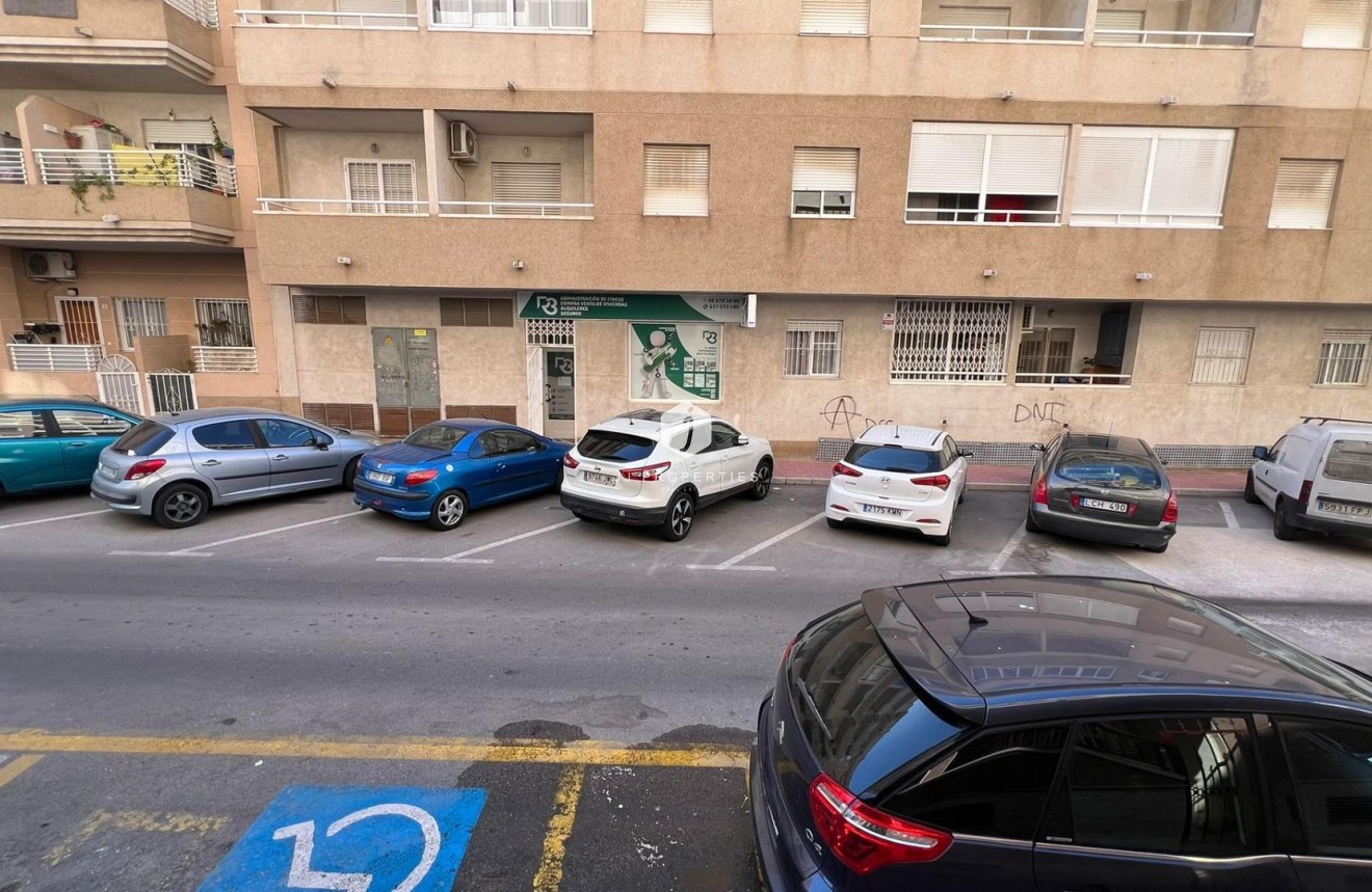 Segunda mano - Apartamento / piso -
Torrevieja - PARQUE DE LAS NACIONES