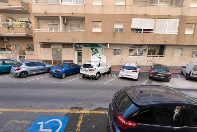 Segunda mano - Apartamento / piso -
Torrevieja - PARQUE DE LAS NACIONES