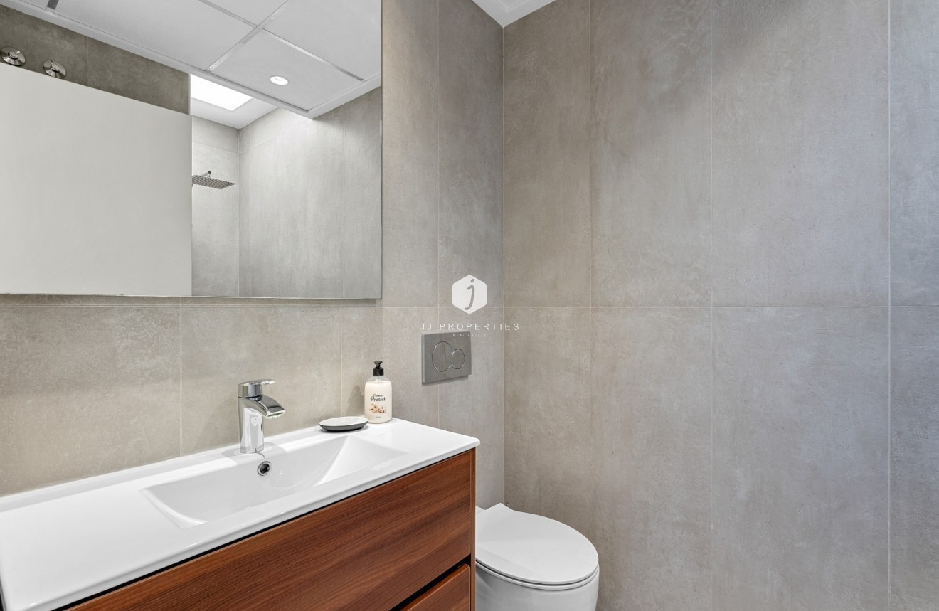 Aus zweiter Hand - Villa -
San Miguel de Salinas - Inland