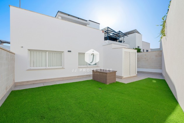 Aus zweiter Hand - Villa -
San Miguel de Salinas - Inland