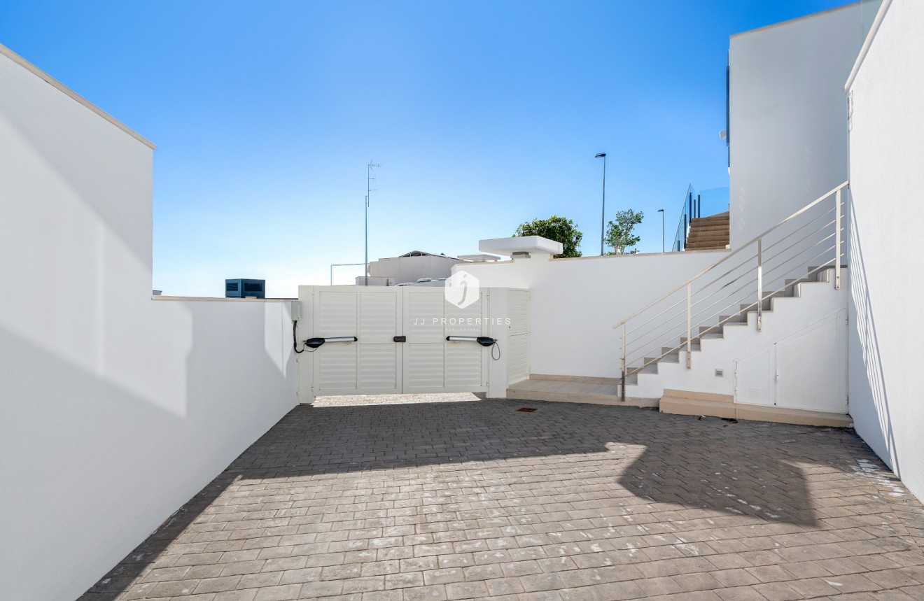 Aus zweiter Hand - Villa -
San Miguel de Salinas - Inland