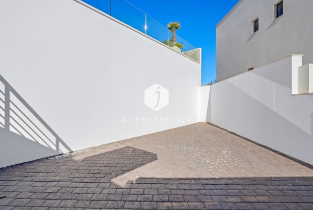 Aus zweiter Hand - Villa -
San Miguel de Salinas - Inland