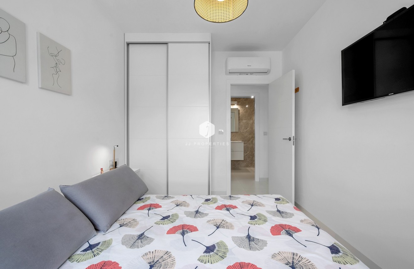 Aus zweiter Hand - Wohnung -
San Miguel de Salinas - Inland