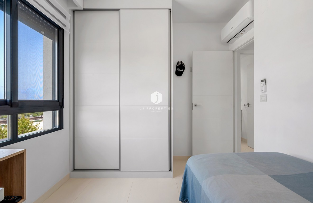 Aus zweiter Hand - Wohnung -
San Miguel de Salinas - Inland