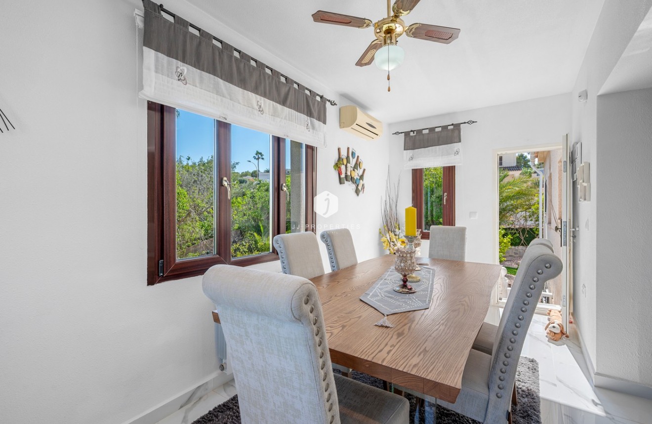 Z drugiej ręki - Villa -
Almoradí - Inland