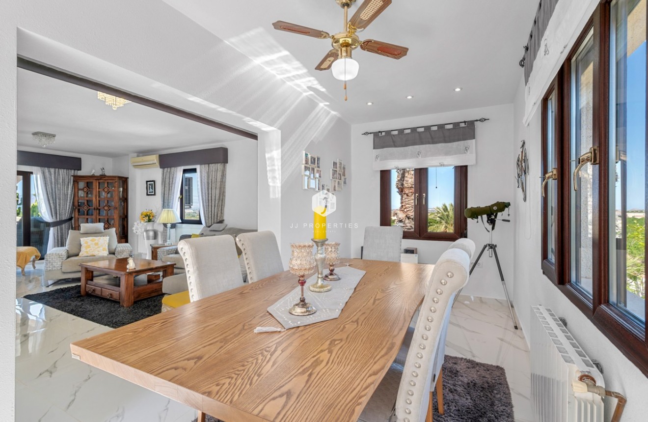 Z drugiej ręki - Villa -
Almoradí - Inland