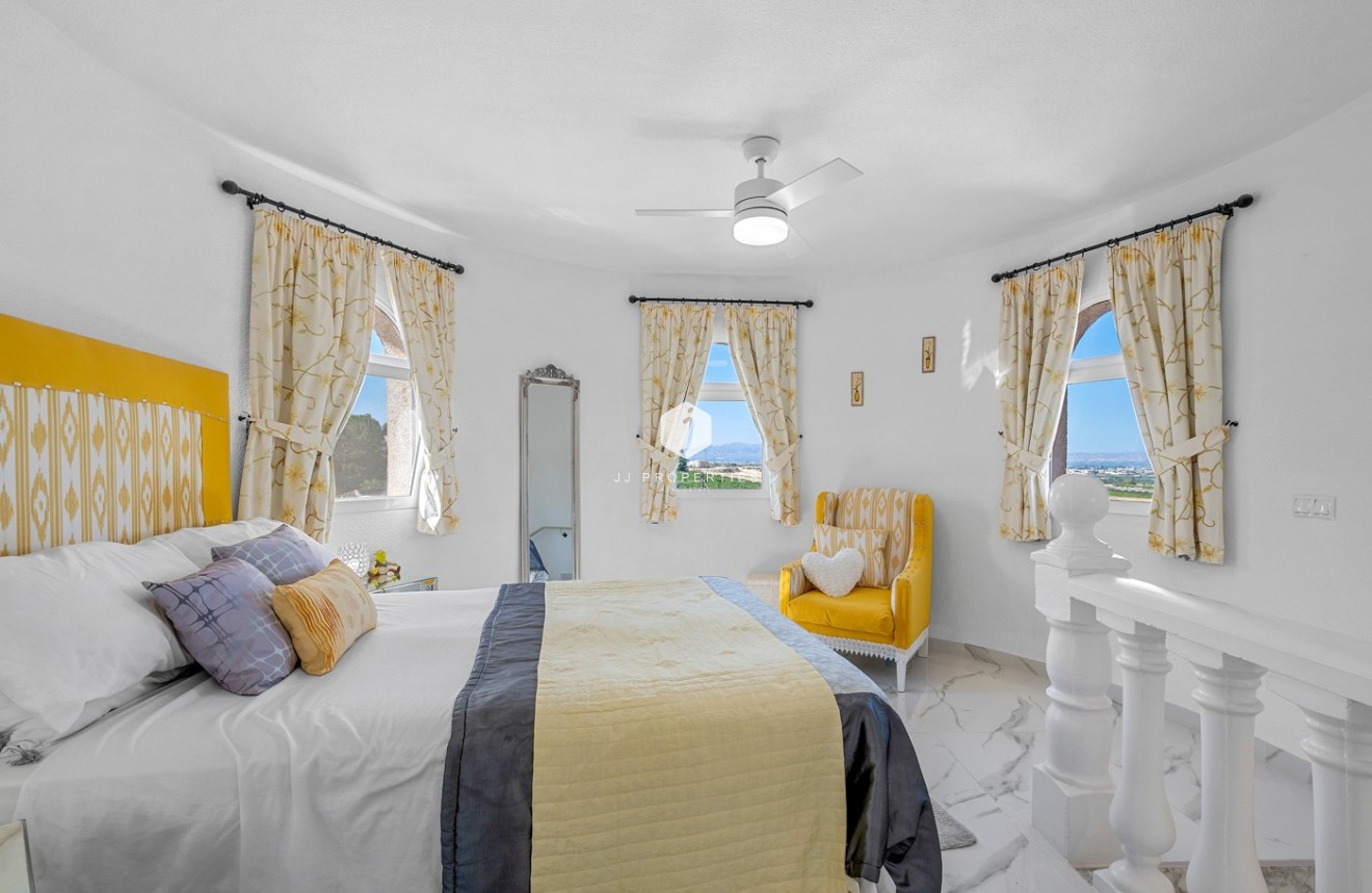 Z drugiej ręki - Villa -
Almoradí - Inland