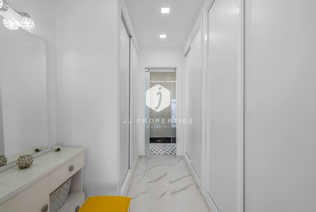 Z drugiej ręki - Villa -
Almoradí - Inland