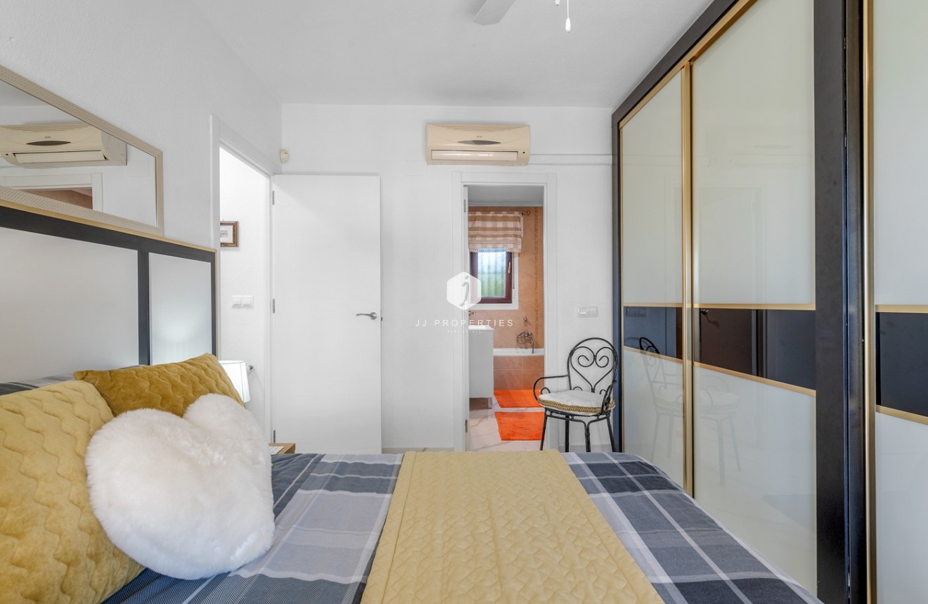 Z drugiej ręki - Villa -
Almoradí - Inland