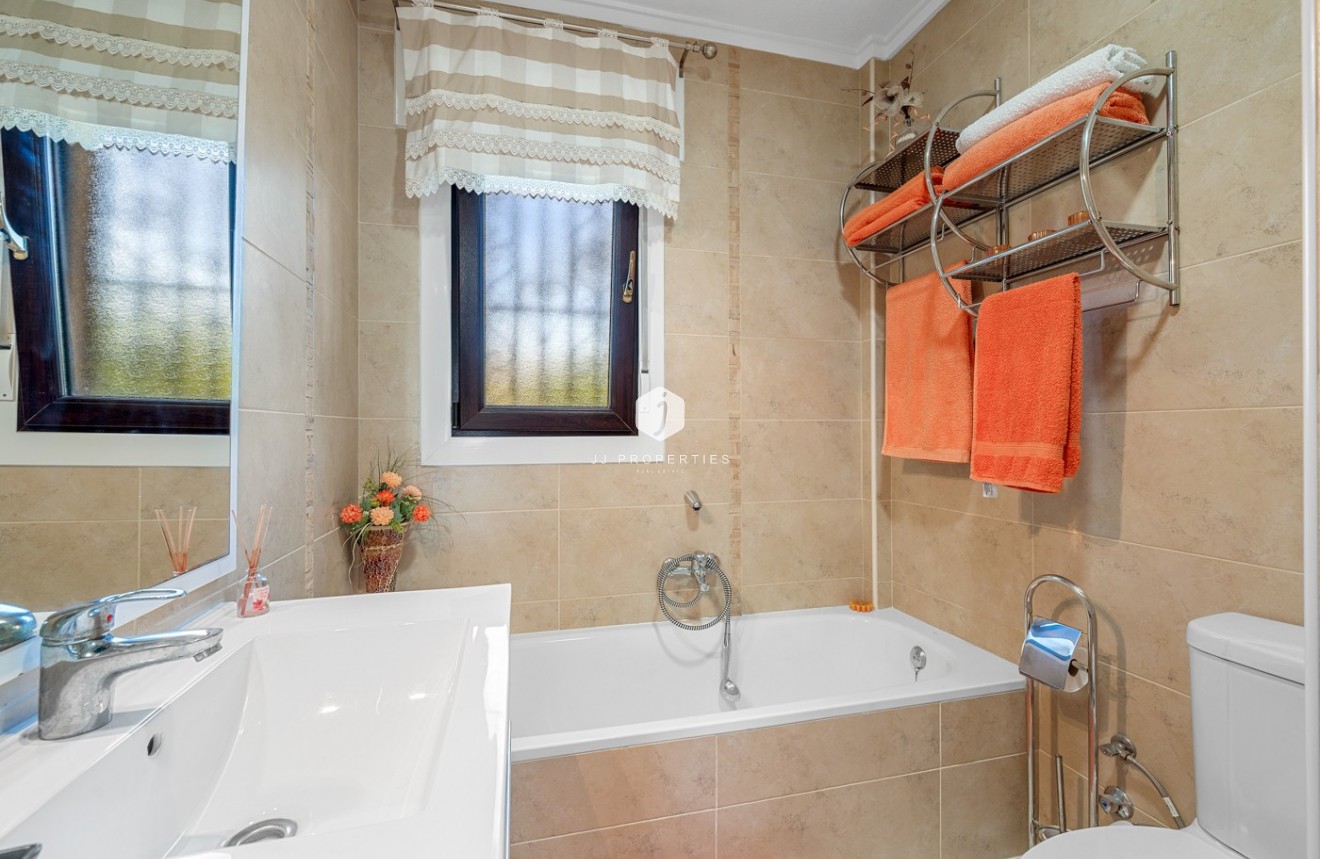 Z drugiej ręki - Villa -
Almoradí - Inland