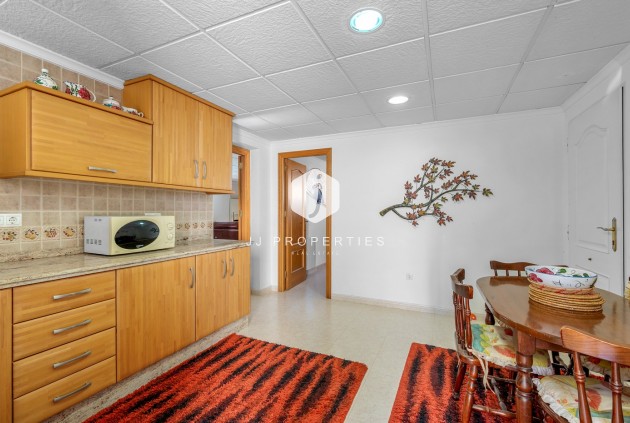 Z drugiej ręki - Villa -
Almoradí - Inland