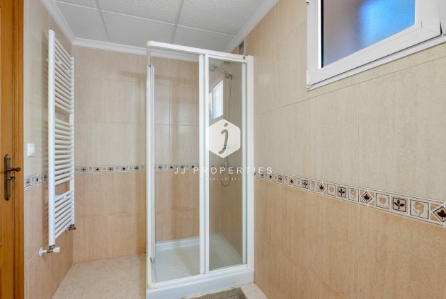 Z drugiej ręki - Villa -
Almoradí - Inland