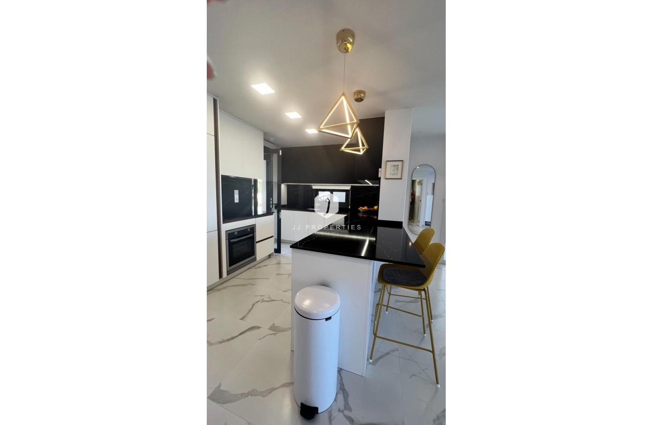 Segunda mano - Apartamento / piso -
San Miguel de Salinas - Bellavista