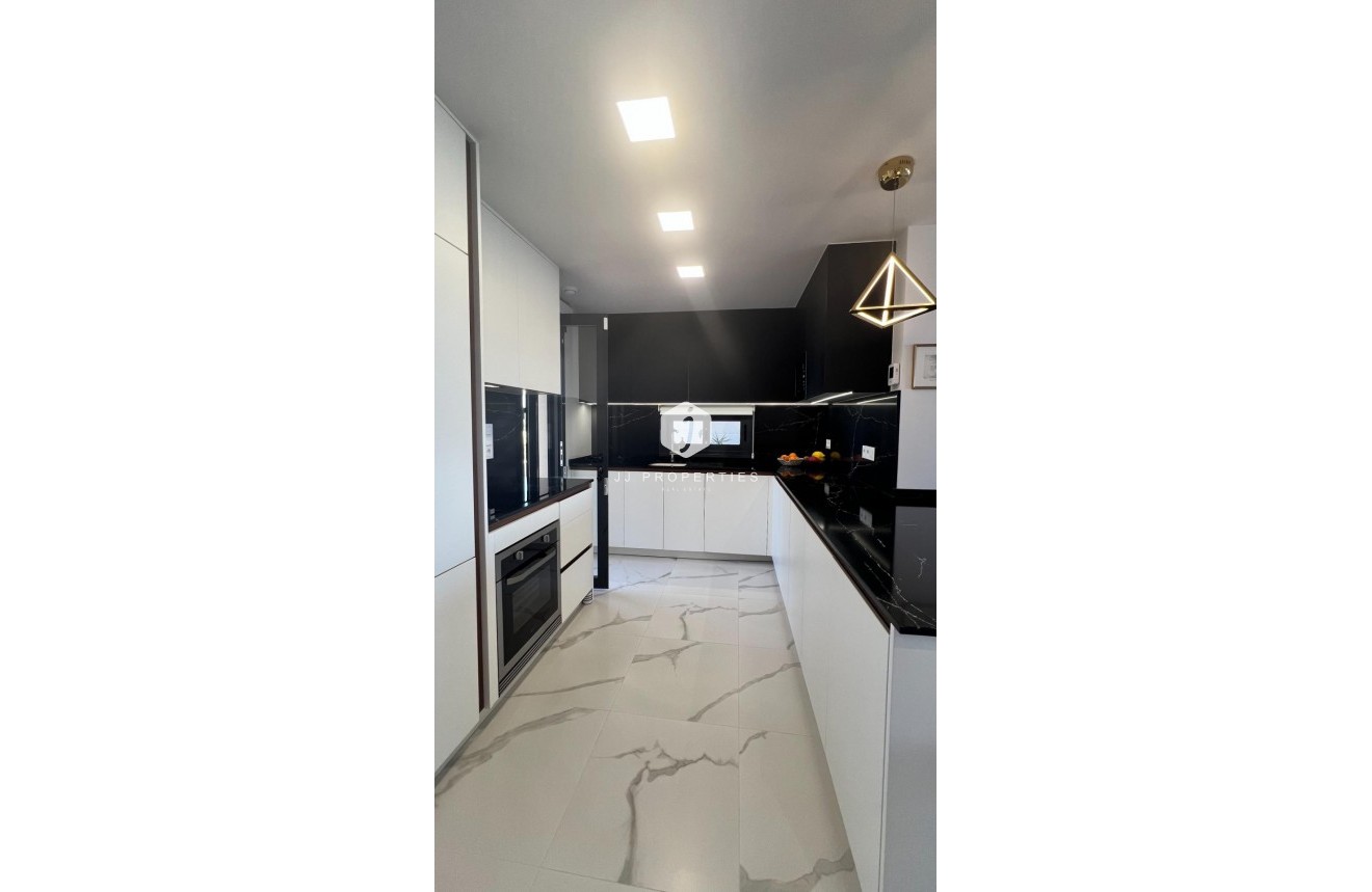 Segunda mano - Apartamento / piso -
San Miguel de Salinas - Bellavista