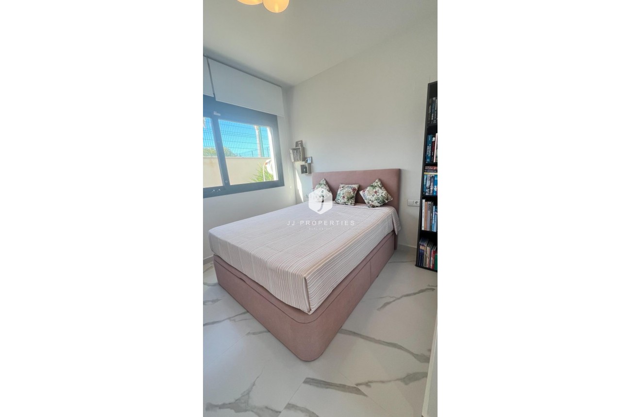 Segunda mano - Apartamento / piso -
San Miguel de Salinas - Bellavista