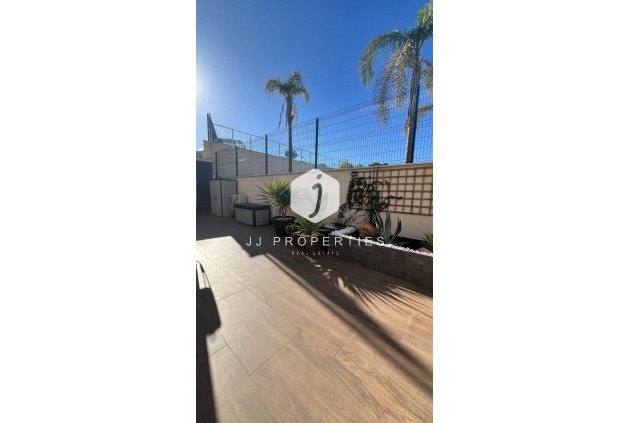 Segunda mano - Apartamento / piso -
San Miguel de Salinas - Bellavista