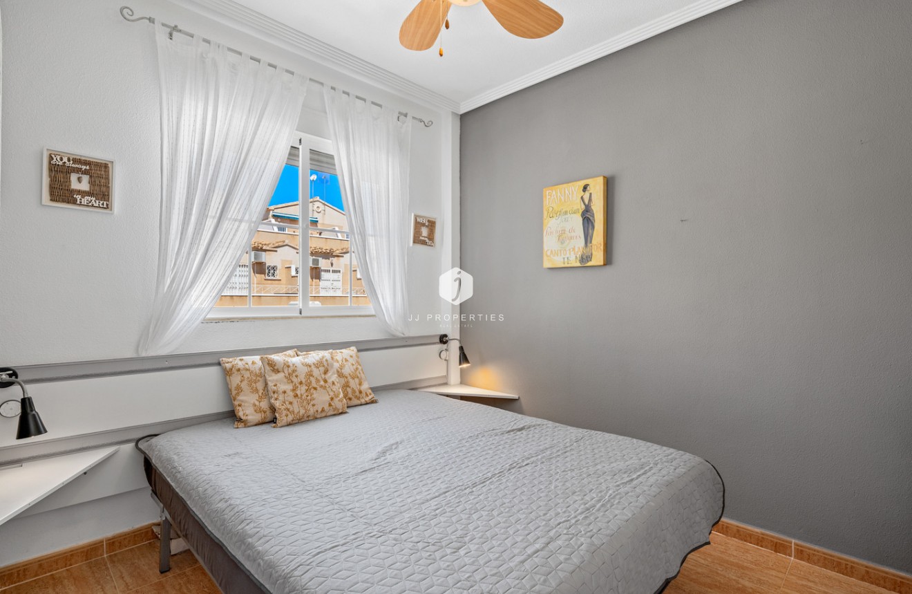 Segunda mano - Bungalow -
Orihuela Costa - Costa Blanca